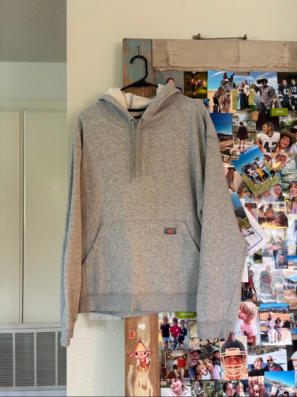Dickies sweatshirt.